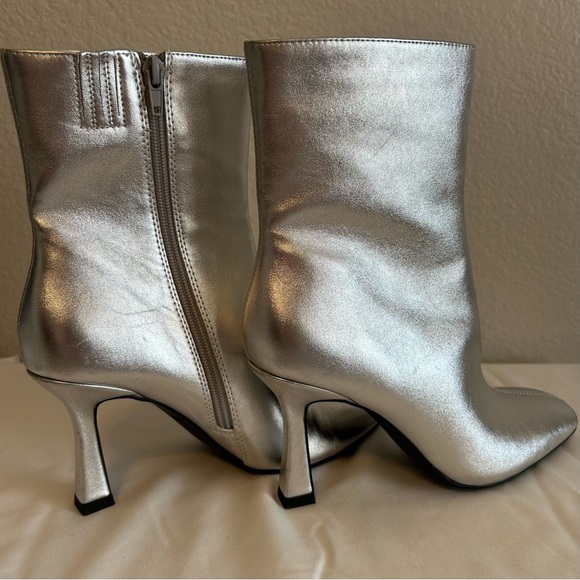 NWOT, Open Edit Women’s Hesper Metallic Silver Square-Off Toe Heeled Bootie 5.5 - Picture 8 of 12